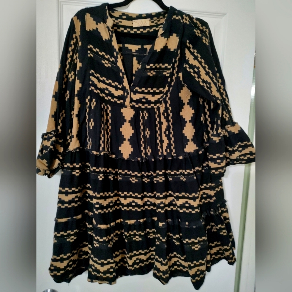 Sofia Dress. V Neck. Ruffle sleeve. Tunic Silhouette.